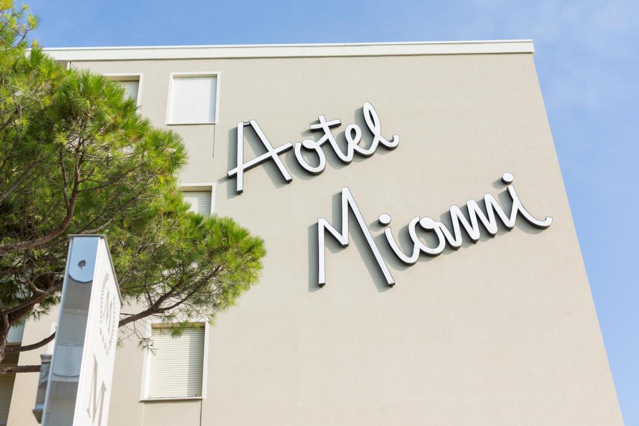 Color Miami Beach Family Hotel Milano Marittima Exterior foto