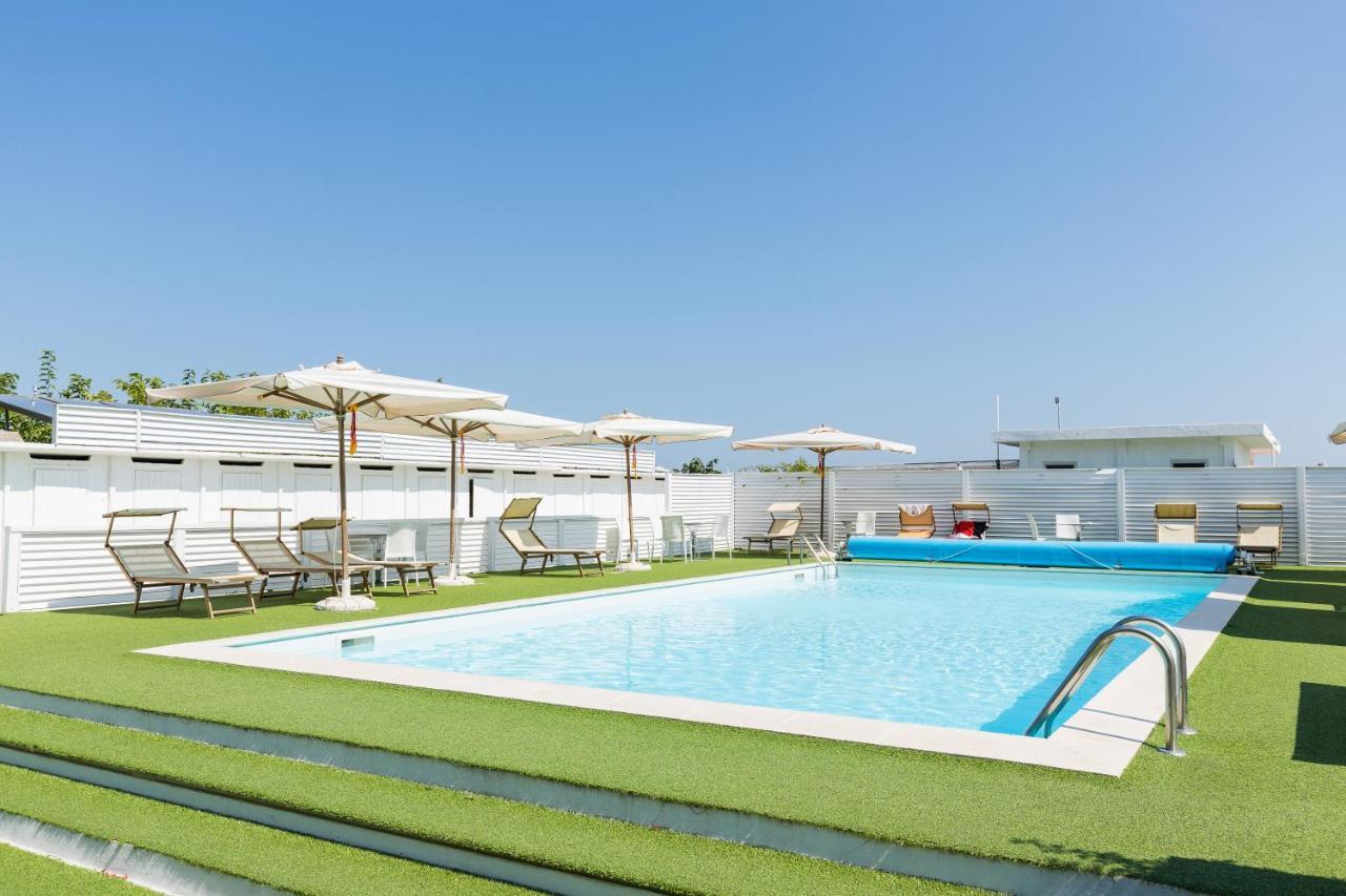 Color Miami Beach Family Hotel Milano Marittima Exterior foto